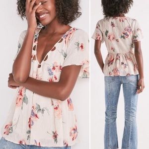 Lucky brand blush floral flutter blouse